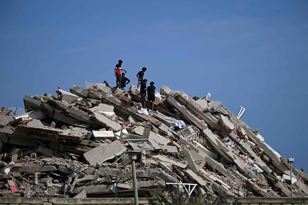 ¡México al rescate! Envía a sus expertos a Venezuela tras los devastadores terremotos. (Photo by Federico PARRA / AFP)