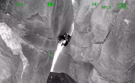 Video. Rescatan a hombre que cayó en cañón de Arizona
