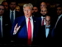 Trump reitera su inocencia en último día del juicio en su contra en Nueva York