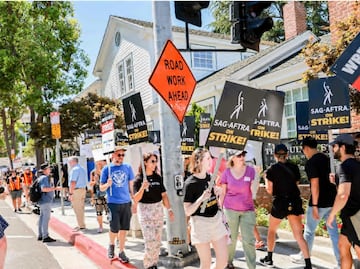 ¿Por qué estallaron las huelgas en Hollywood? ¿Se verán afectados los estrenos de verano?