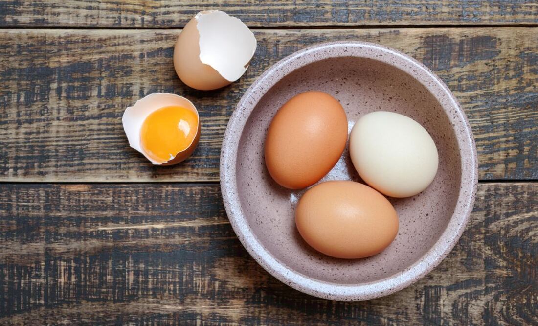 La Universidad de Harvard responde si comer huevo diario sube el colesterol. Foto: iStock / Maryna Iaroshenko