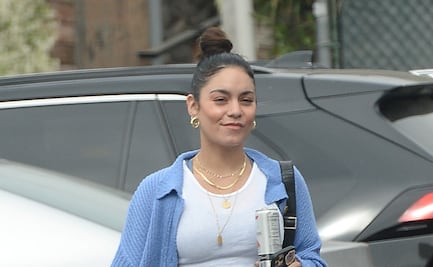 Vanessa Hudgens se luce con top y leggings azules en California