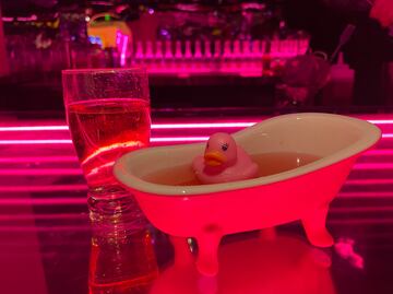 Calirosa, el bar de Dallas donde todo es rosa, destellante e instagrameable