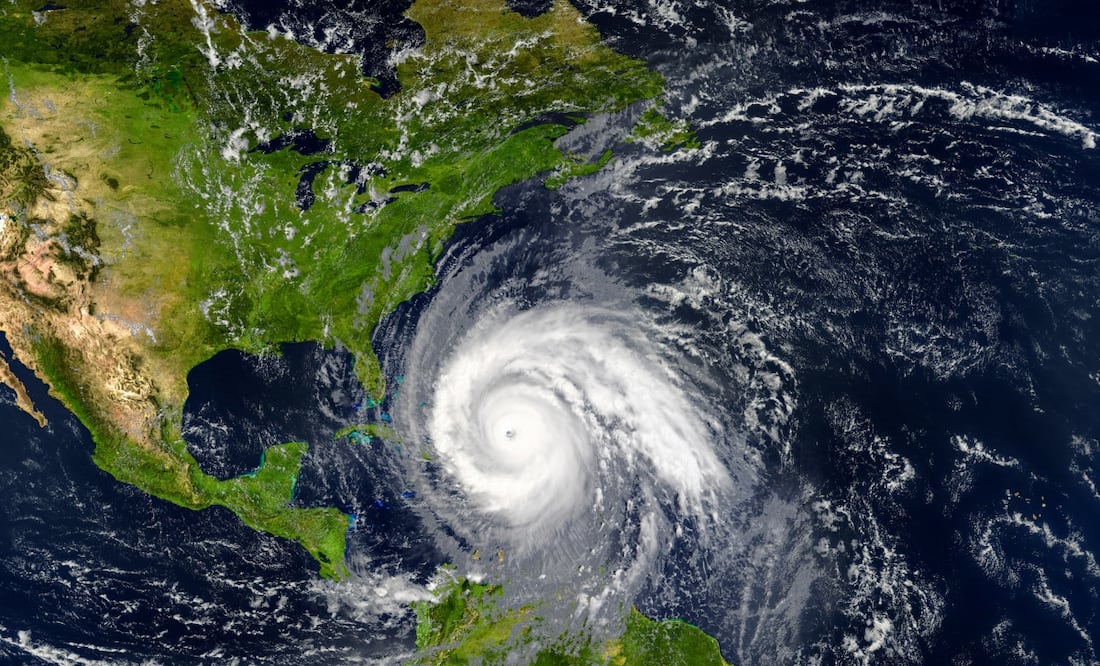 Aviso y vigilancias en Florida por posible formación de huracán y tormenta tropical. Foto: MikeMareen