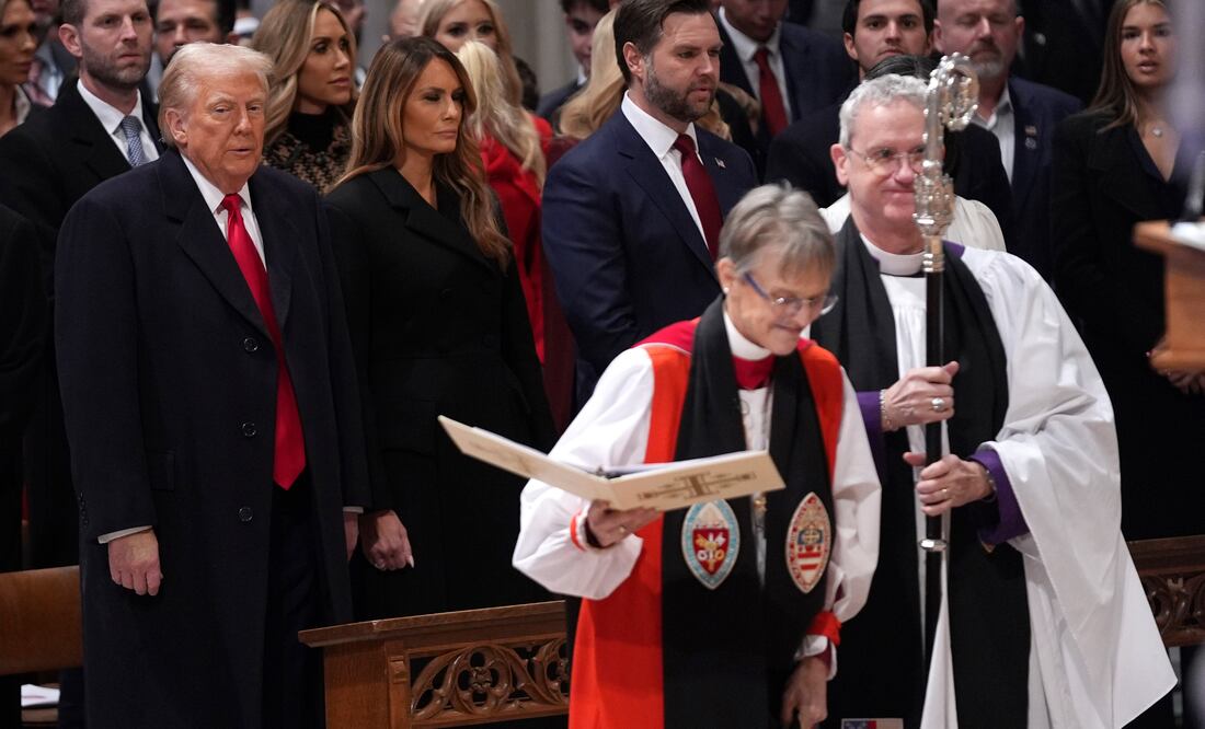 Trump exige disculpas a obispa que le pidió tener "misericordia" de personas LGBTQ+ y migrantes (AP Photo/Evan Vucci)