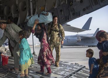 Evacuación en Kabul aún enfrenta amenazas creíbles, dice el Pentágono