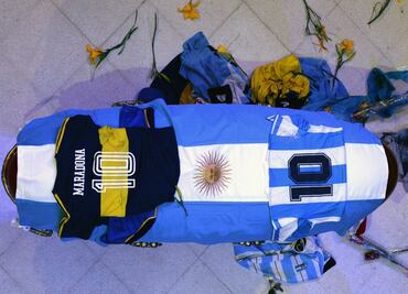 Empleado de funeraria que se tomó foto con Maradona recibe amenazas