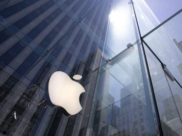 Multan a Apple por mentir sobre la resistencia al agua de sus teléfonos