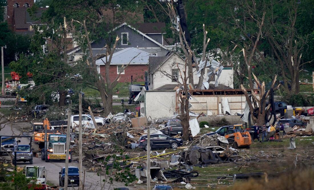 Tornado mortal golpea a Greenfield, Iowa, y causa destrucción masiva. FOTOS. foto: AP