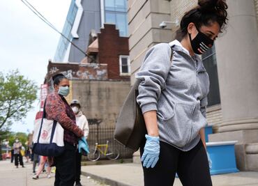 Estudiantes de Georgia dan positivo a Covid-19 tras asistir a graduación