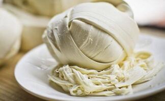 FDA amplía lista de quesos contaminados con listeria 