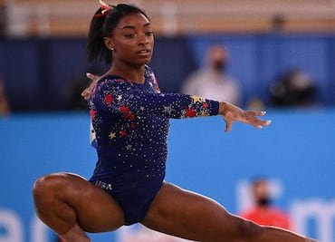Simone Biles vence “demonios” y logra medalla en barra de equilibrio