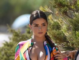 Demi Rose presume look de “Lara Croft” con bodysuit en Tanzania