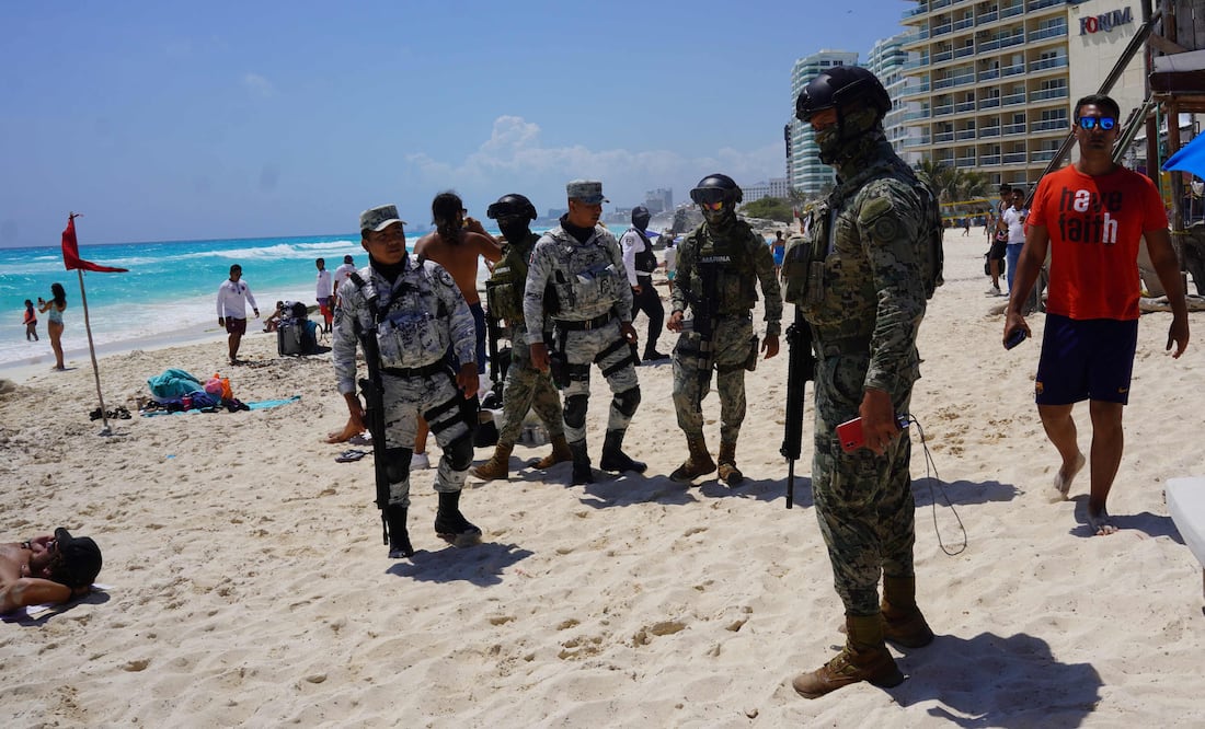 La Guardia Nacional lanza vacante con sueldo de $19,000 pesos para combatir el crimen en Guerrero ¿Cómo postularse? (AFP / ELIZABETH RUIZ)