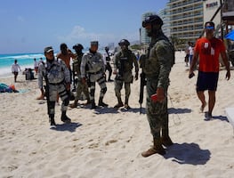 Violencia en Cancún; asesinan a 3 personas en zona turística