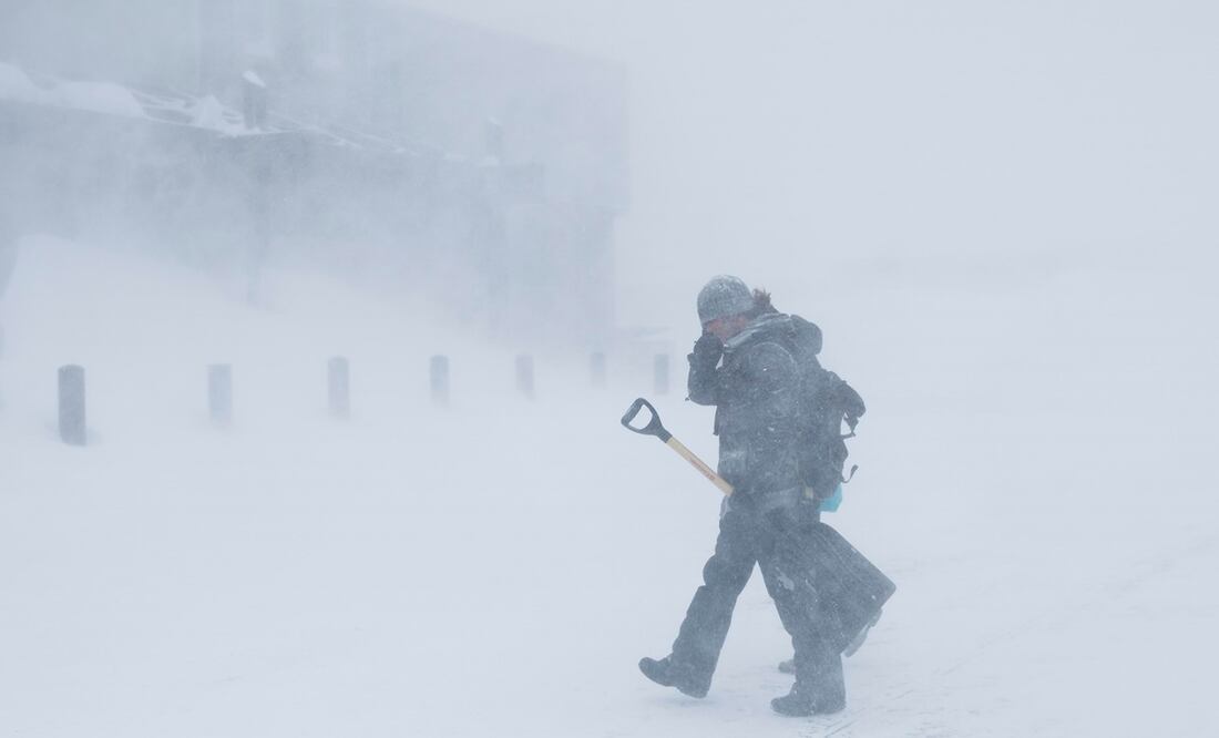 Más de 6.5 millones de personas están bajo alerta en California por inusual tormenta de nieve. Foto: EFE