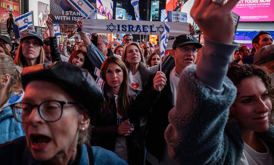Miles de personas se manifiestan en el corazón de Nueva York en apoyo a Israel. Foto: AFP