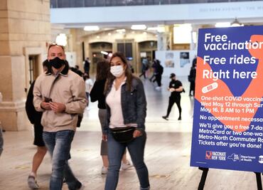 Comienza vacunación de turistas en Grand Central de NY