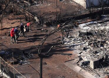 Residentes en Maui, Hawái: "Algunos tienen avionetas y escaparon del fuego, los demás estamos solos"