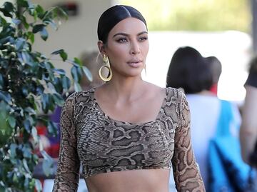 Kim Kardashian conquista Instagram con selfie en bikini rosa