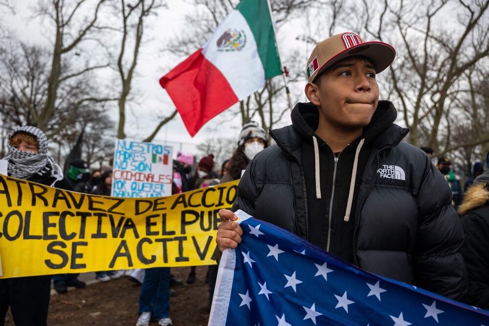 Nueva York cierra campamento de migrantes en aeropuerto mientras continúa reduciendo albergues. (Photo by SPENCER PLATT / GETTY IMAGES NORTH AMERICA / Getty Images via AFP)