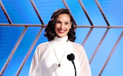 Gal Gadot “impacta” con vestido de raja y escote profundo