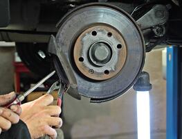 ¡Trabaja en Canadá! Ofrecen empleos para mecánicos; pagan hasta $58 mil