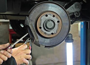 ¡Trabaja en Canadá! Ofrecen empleos para mecánicos; pagan hasta $58 mil