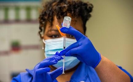 Vacunas Pfizer y Moderna son efectivas contra variantes indias: estudio