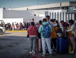 Migrantes quedan a la deriva tras cierre de refugio en la frontera de California-México