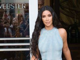 Kim Kardashian deslumbra en Instagram con minivestido de cuero