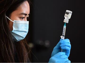 Covid-19. Expertos de EU piden actualizar vacunas ante variantes super contagiosas