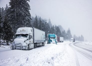 Tormentas invernales y "ciclón bomba" amenazan celebración de Thanksgiving y Viernes Negro en Estados Unidos