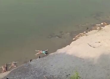 Covid. Hallan cadáveres en el río Ganges en India