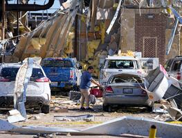 Suman 19 muertos por tormentas y tornados en Texas, Oklahoma, Arkansas y Kentucky. FOTOS