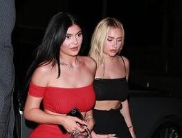 Amiga de Kylie Jenner presume 'bikini body' en playa de México