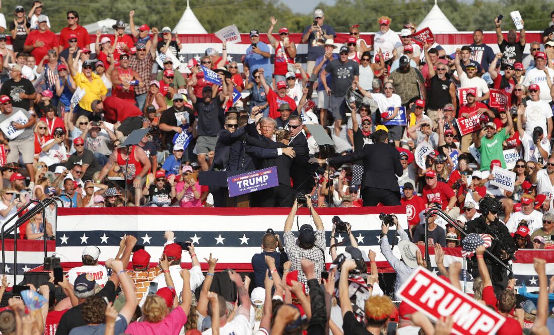 Pánico y plegarias durante tiroteo contra Trump en un mitin. Foto EFE