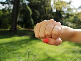 Indigna racismo en Florida: mujer va contra niño afroamericano