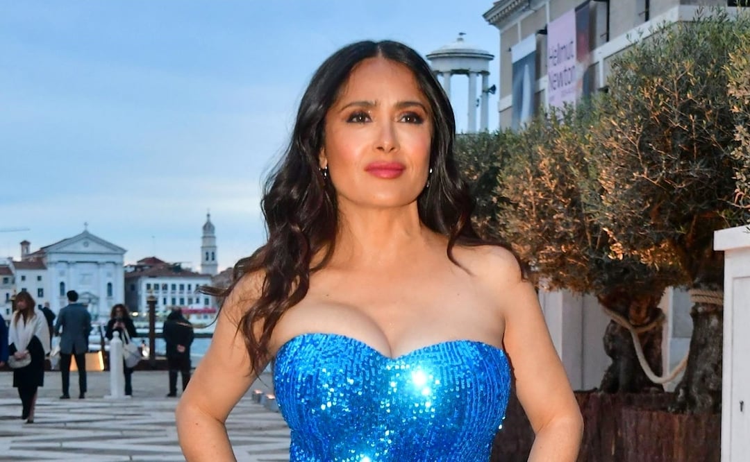 Salma Hayek arrasa Venecia con ajustado vestido de lentejuelas e indiscreto escote. Foto: The Grosby Group