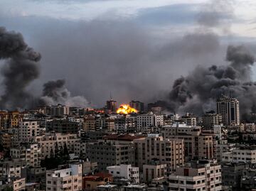 Hallan en sur de Israel unos mil 500 cuerpos de posibles militantes de Hamás, según TV local