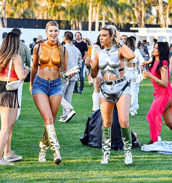 Lele Pons se luce en Coachella con look metálico.
Foto: The Grosby Group