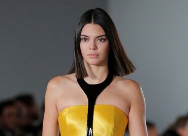 Kendall Jenner posa en vestido nude para nueva campaña