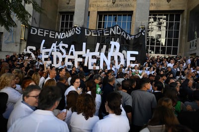 Senadores argentinos se aumentan el sueldo un 170% en medio de la crisis económica