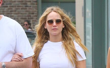 Jennifer Lawrence conquista Nueva York con crop top blanco