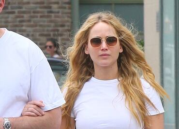 Jennifer Lawrence conquista Nueva York con crop top blanco