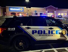 Hombre armado abre fuego en Walmart de Ohio y deja al menos tres personas heridas