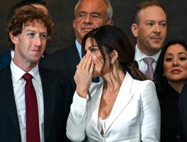 Aseguran que Mark Zuckerberg coquetea y da 'me gusta' a Lauren Sánchez, novia de Jeff Bezos