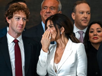 Aseguran que Mark Zuckerberg coquetea y da 'me gusta' a Lauren Sánchez, novia de Jeff Bezos