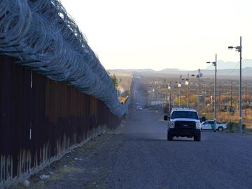Muere mexicana tras quedar colgada de muro fronterizo en Arizona