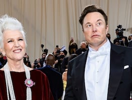 Ella es Maye Musk; modelo, dietista y madre del hombre más rico del mundo